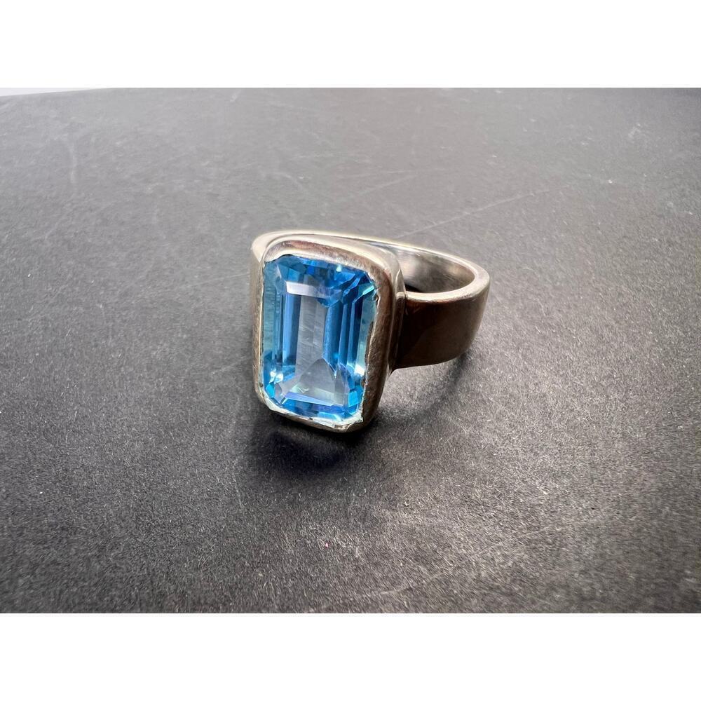 NEW Swiss blue topaz sterling silver ring size 7 / 6.65 grams